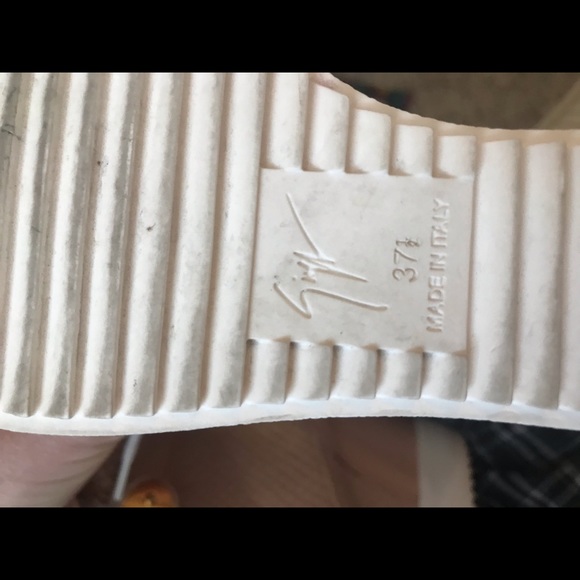 💞 Light pink & Gold G’s 💞 - Picture 8 of 8